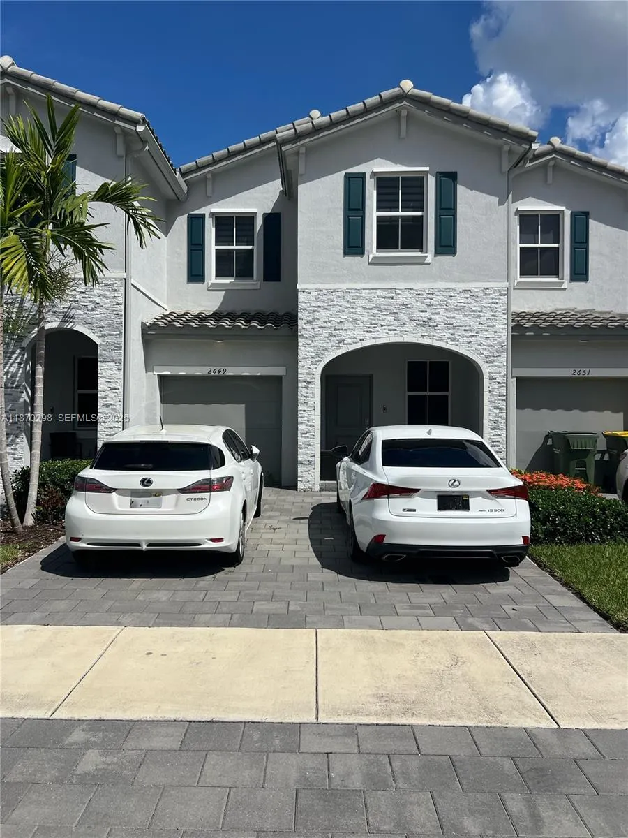 Foto de propiedad en 2649 SE 12th Street, Homestead, FL 33035 Homestead con MLS# 