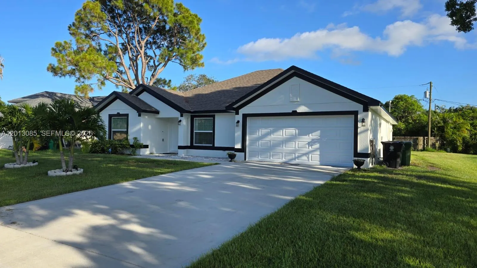 Foto de propiedad en 2650 SE Caladium Avenue, Port St. Lucie, FL 34952 Port St. Lucie con MLS# 