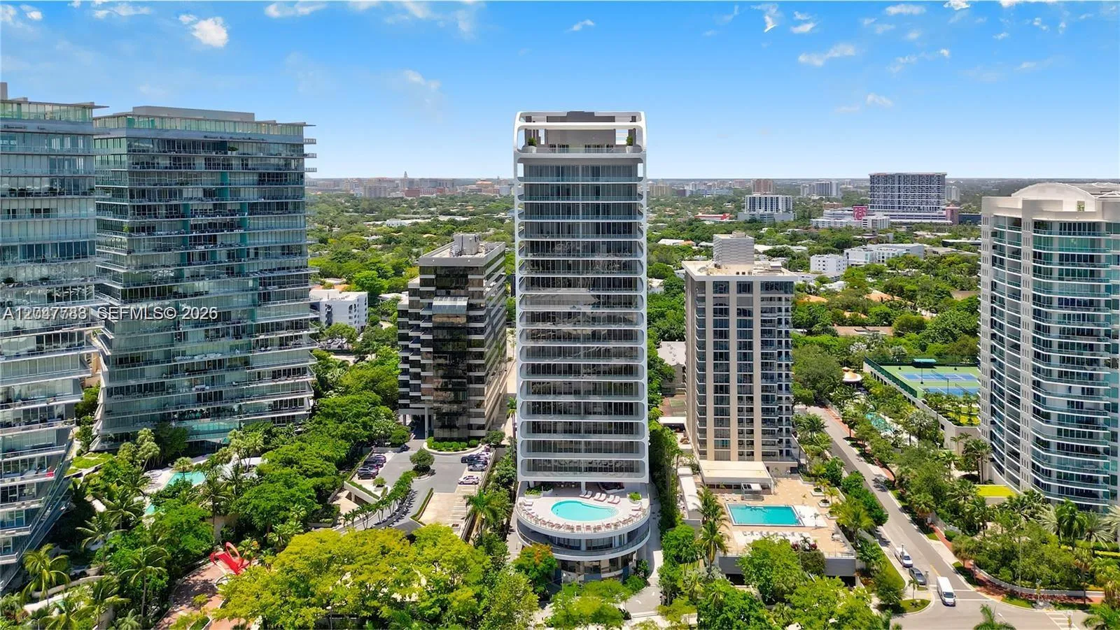 Foto de propiedad en 2655 S Bayshore Drive 403, Miami, FL 33133 Miami con MLS#