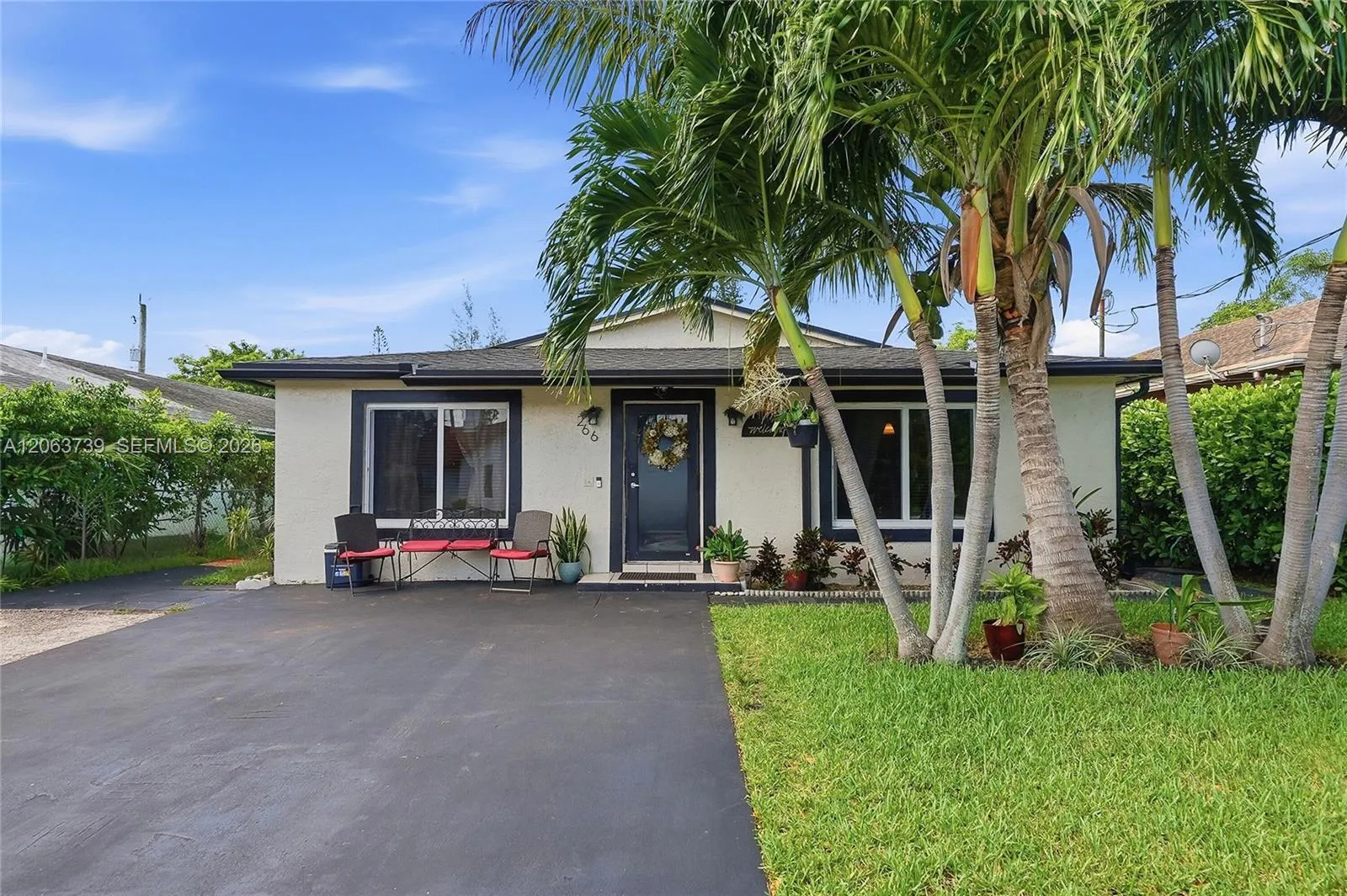 Foto de propiedad en 266 SW 7th Court, Deerfield Beach, FL 33441 Deerfield Beach con MLS# 