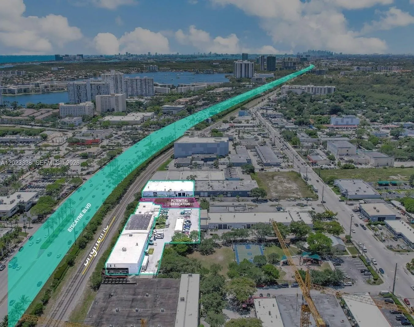 Foto de propiedad en 2660 NE 189th Street, Miami, FL 33180 Miami con MLS# 