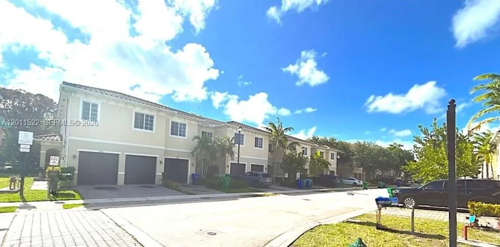 Foto de propiedad en 2664 SW 81st Terrace 2654, Miramar, FL 33025 Miramar con MLS# 
