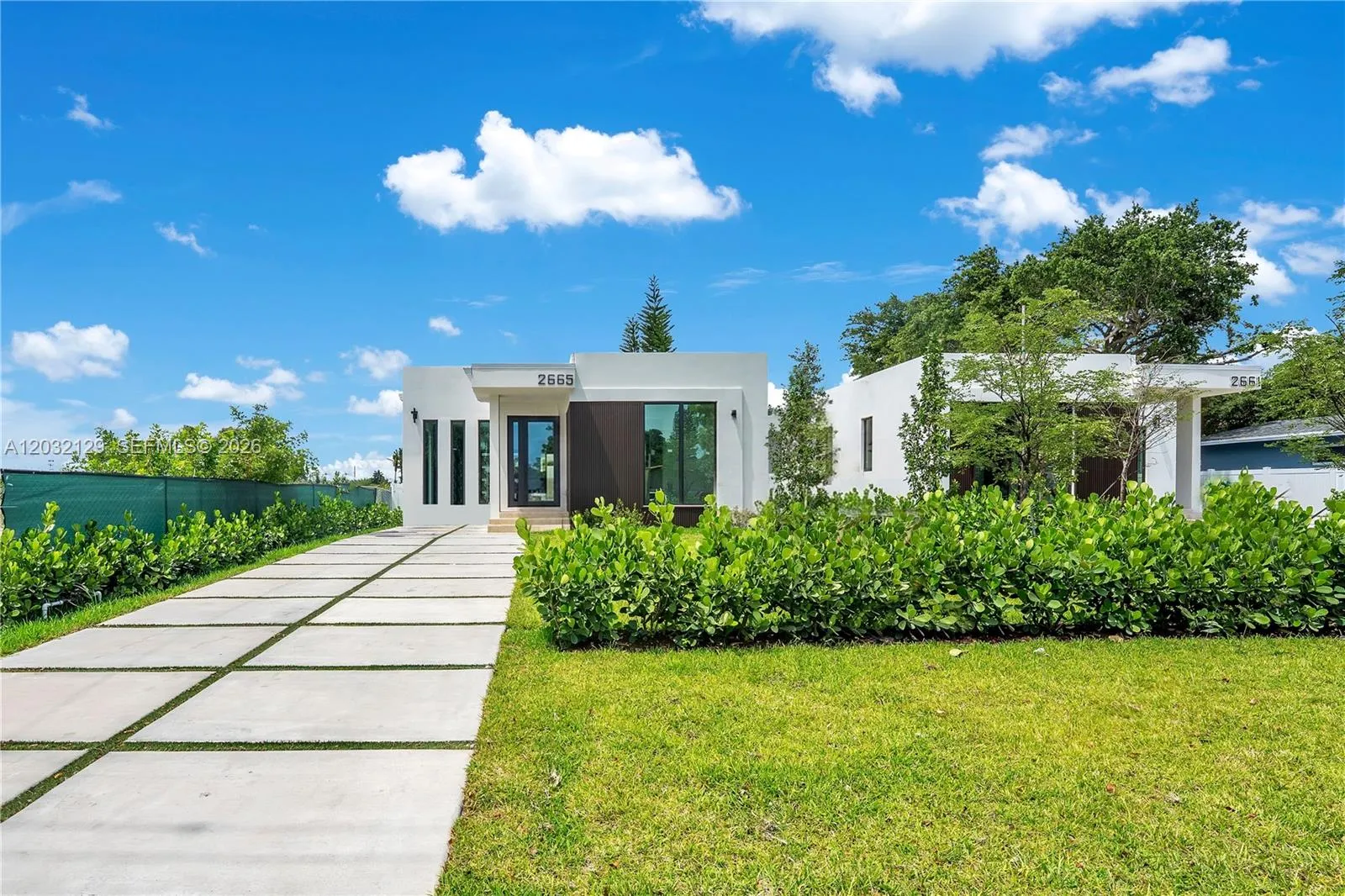 Foto de propiedad en 2665 Johnson Street, Hollywood, FL 33020 Hollywood con MLS# 