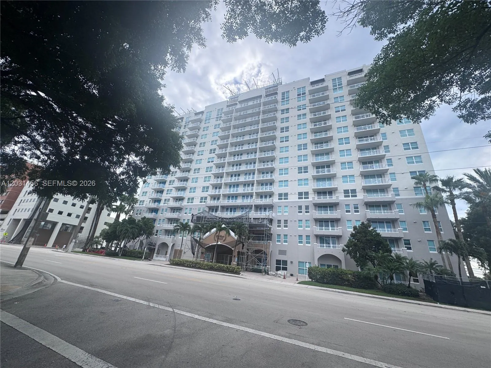 Foto de propiedad en 2665 SW 37th Avenue 201, Miami, FL 33133 Miami con MLS# 