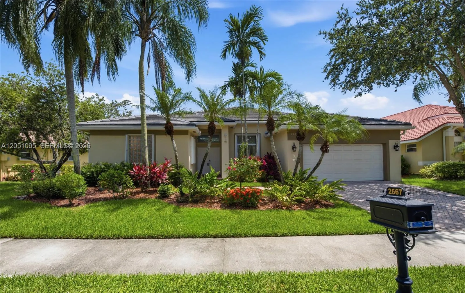 Foto de propiedad en 2667 Palmer Place, Weston, FL 33332 Weston con MLS# 