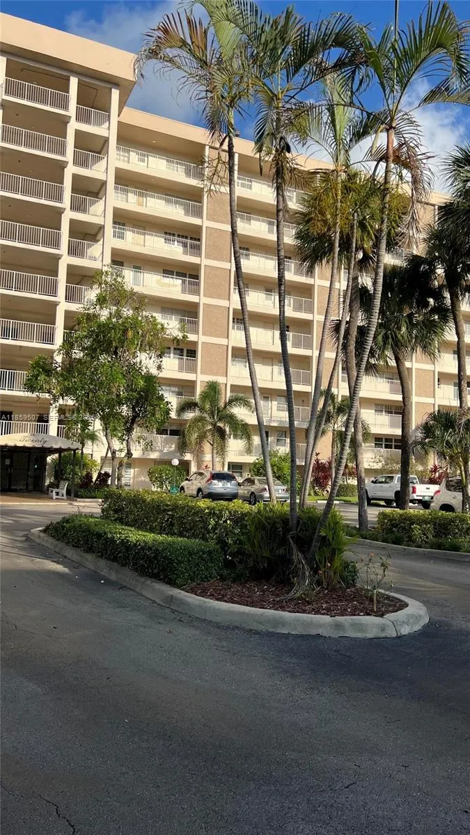 En Renta 2671 S Course Drive 403, Pompano Beach, FL 33069, Pompano Beach, FL 33069