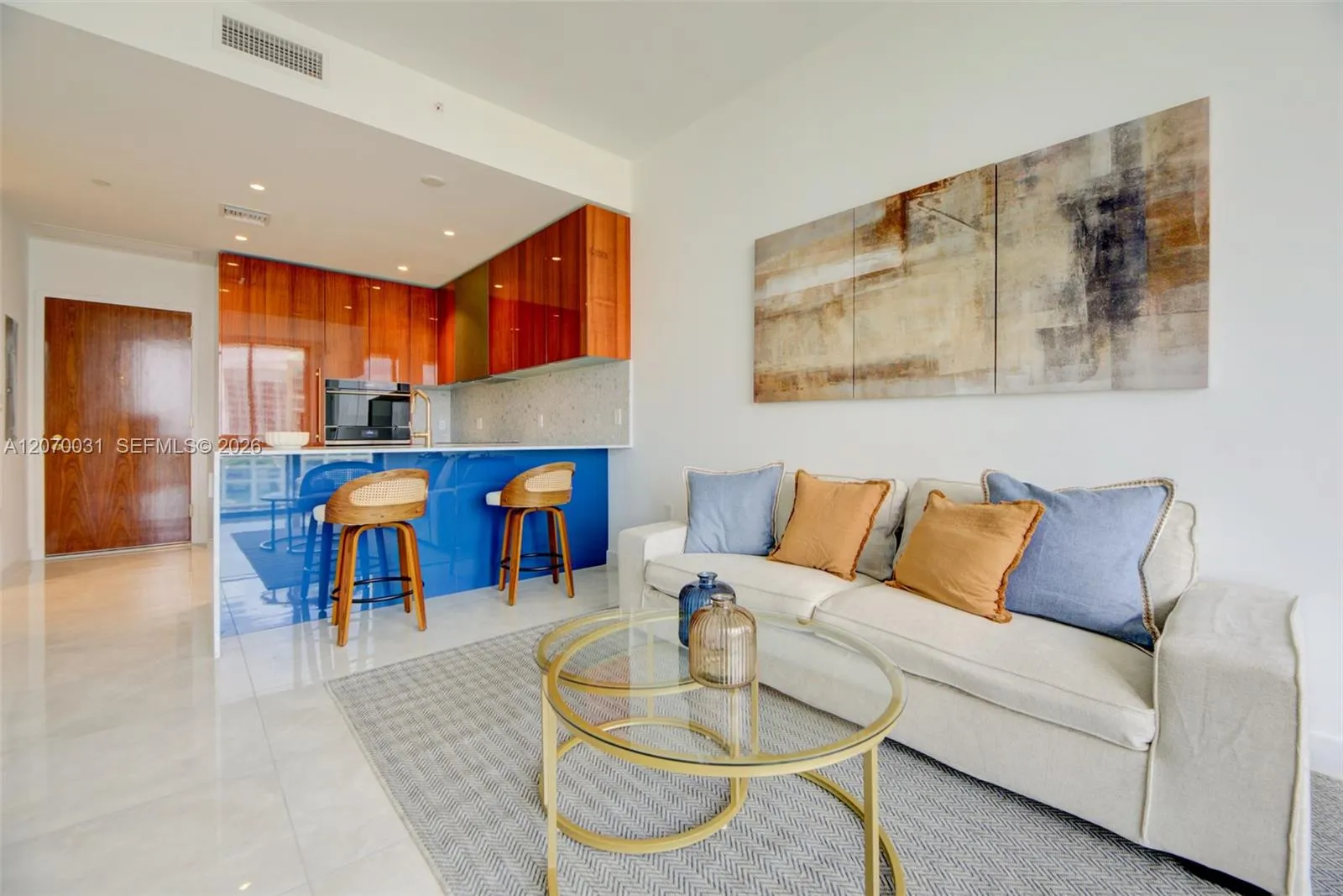 Foto de propiedad en 2678 Tigertail Avenue 1403, Coconut Grove, FL 33133 Coconut Grove con MLS# 