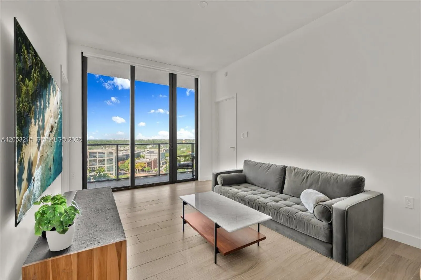 Foto de propiedad en 2678 Tigertail Avenue 1605, Miami, FL 33133 Miami con MLS#