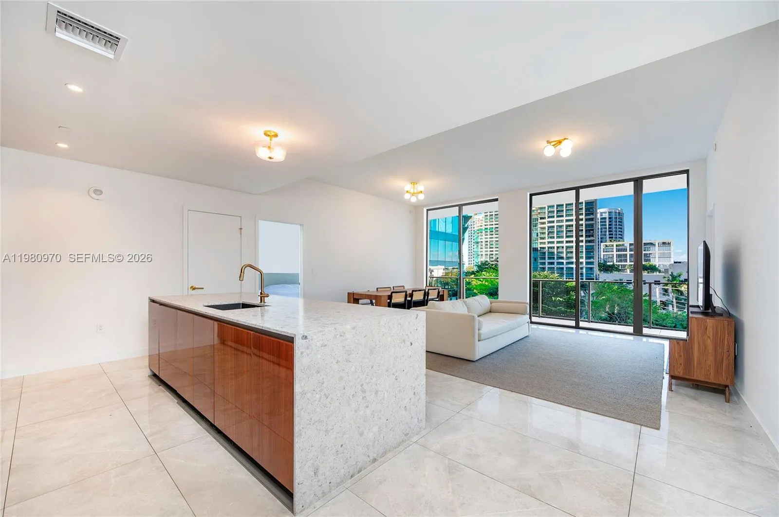 Alquilada 2678 Tigertail Avenue 413, Miami, FL 33133, Miami, FL 33133