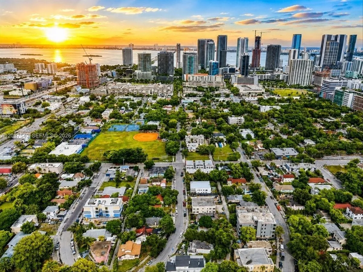 Foto de propiedad en 268 NW 34th Street, Miami, FL 33127 Miami con MLS# 