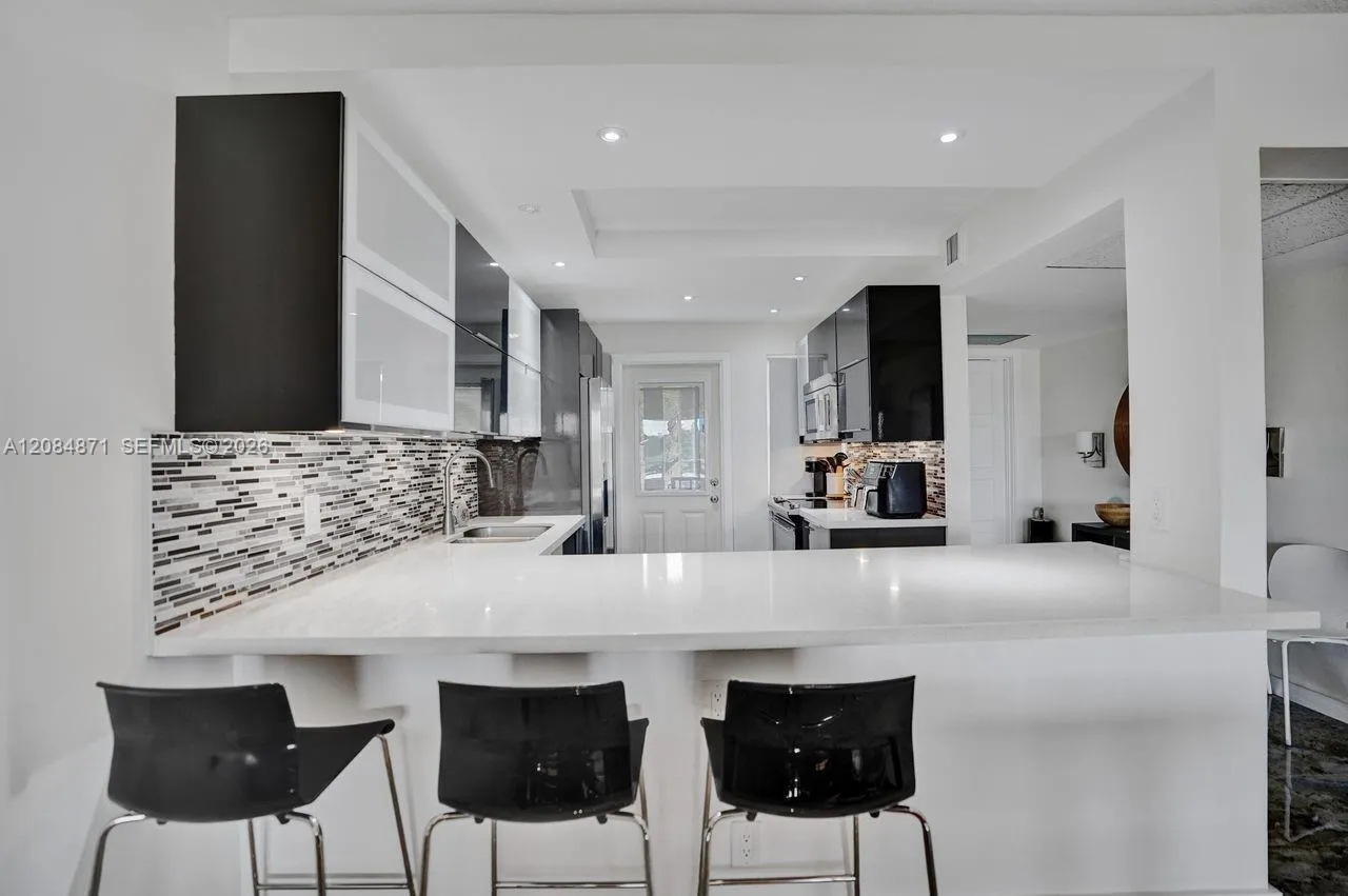 Foto de propiedad en 2681 S Course Drive 204, Pompano Beach, FL 33069 Pompano Beach con MLS# 