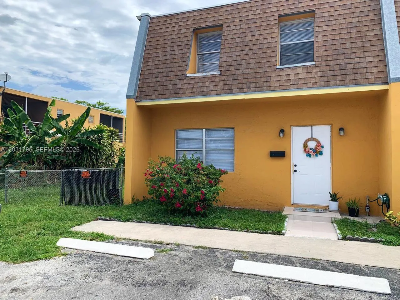 Foto de propiedad en 2698 NW 60th Way 165, Sunrise, FL 33313 Sunrise con MLS# 