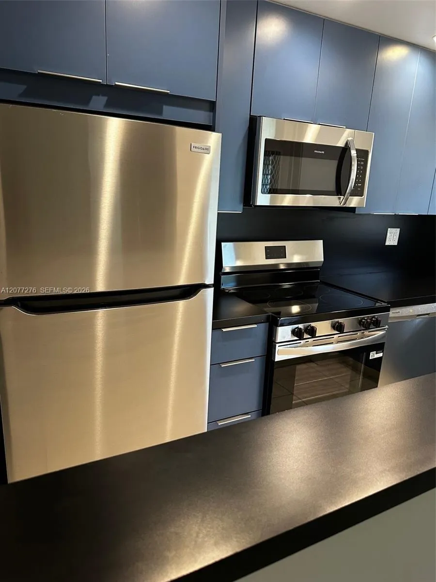 Foto de propiedad en 270 Layne Boulevard 114, Hallandale Beach, FL 33009 Hallandale Beach con MLS# 