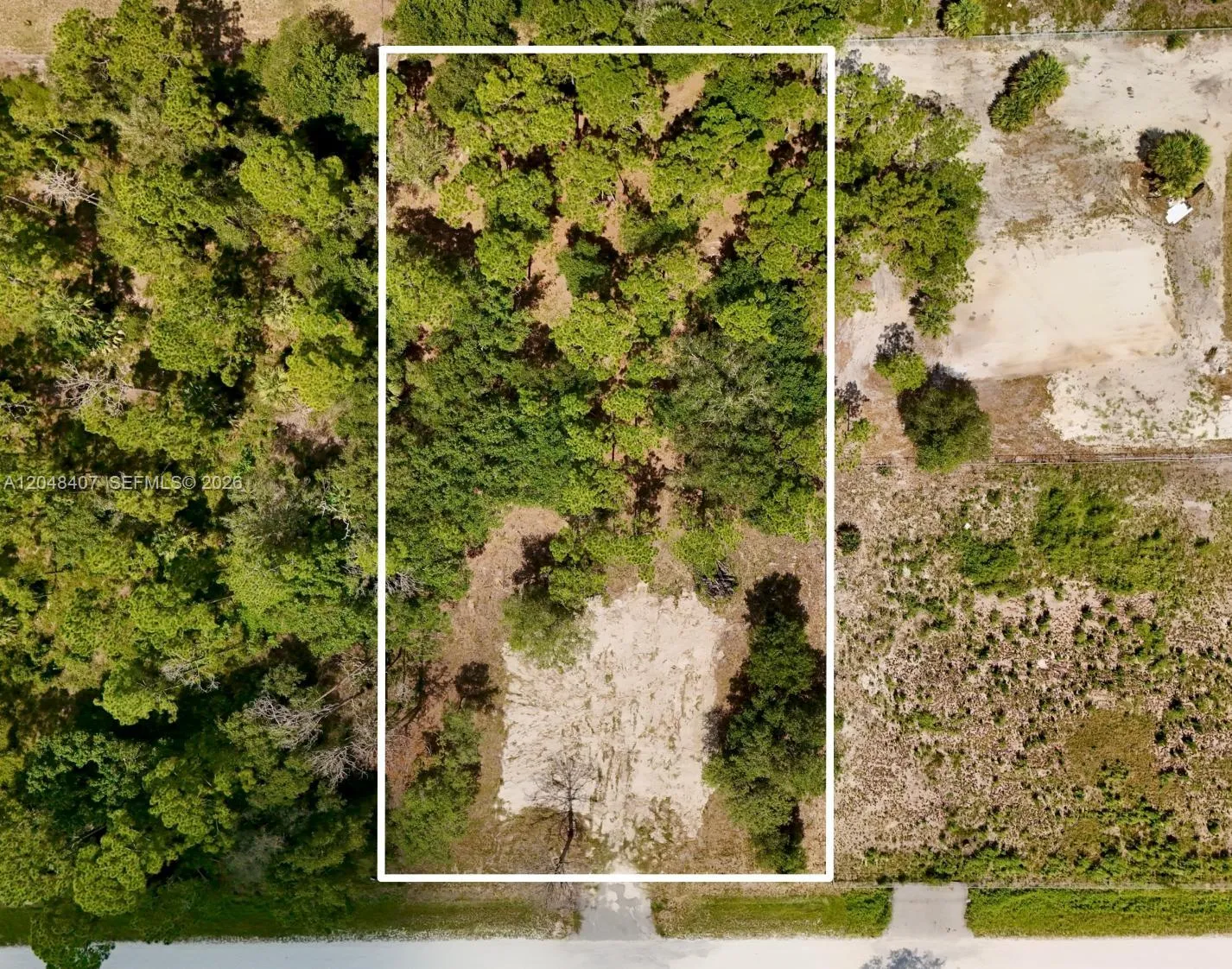 Foto de propiedad en 270 N Datil Street, Clewiston, FL 33440 Clewiston con MLS# 