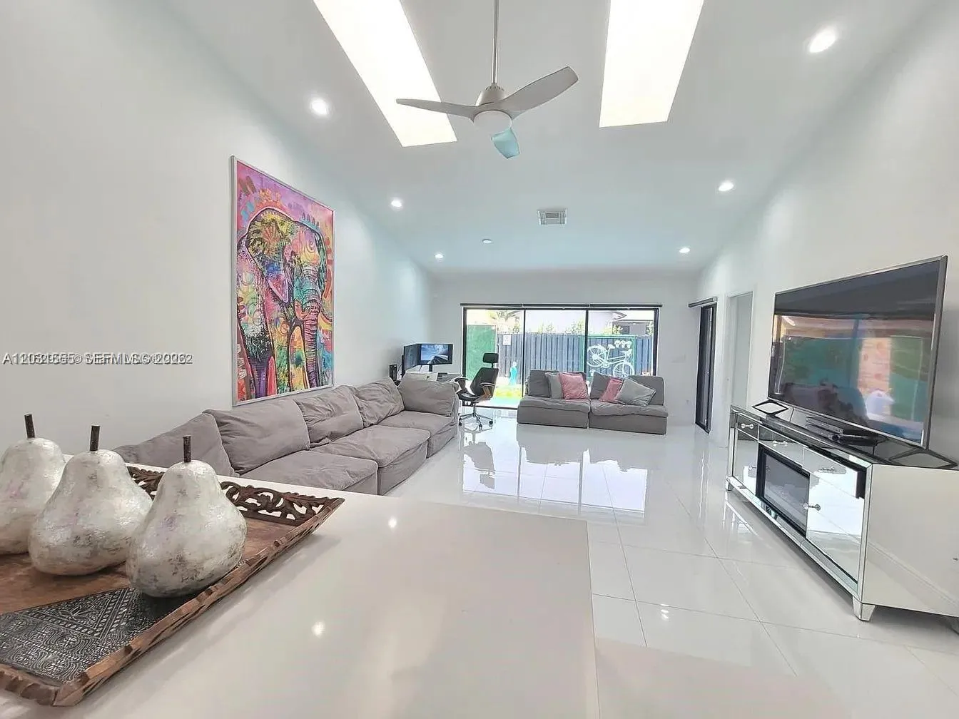 Foto de propiedad en 270 SE 7th Street, Dania Beach, FL 33004 Dania Beach con MLS# 