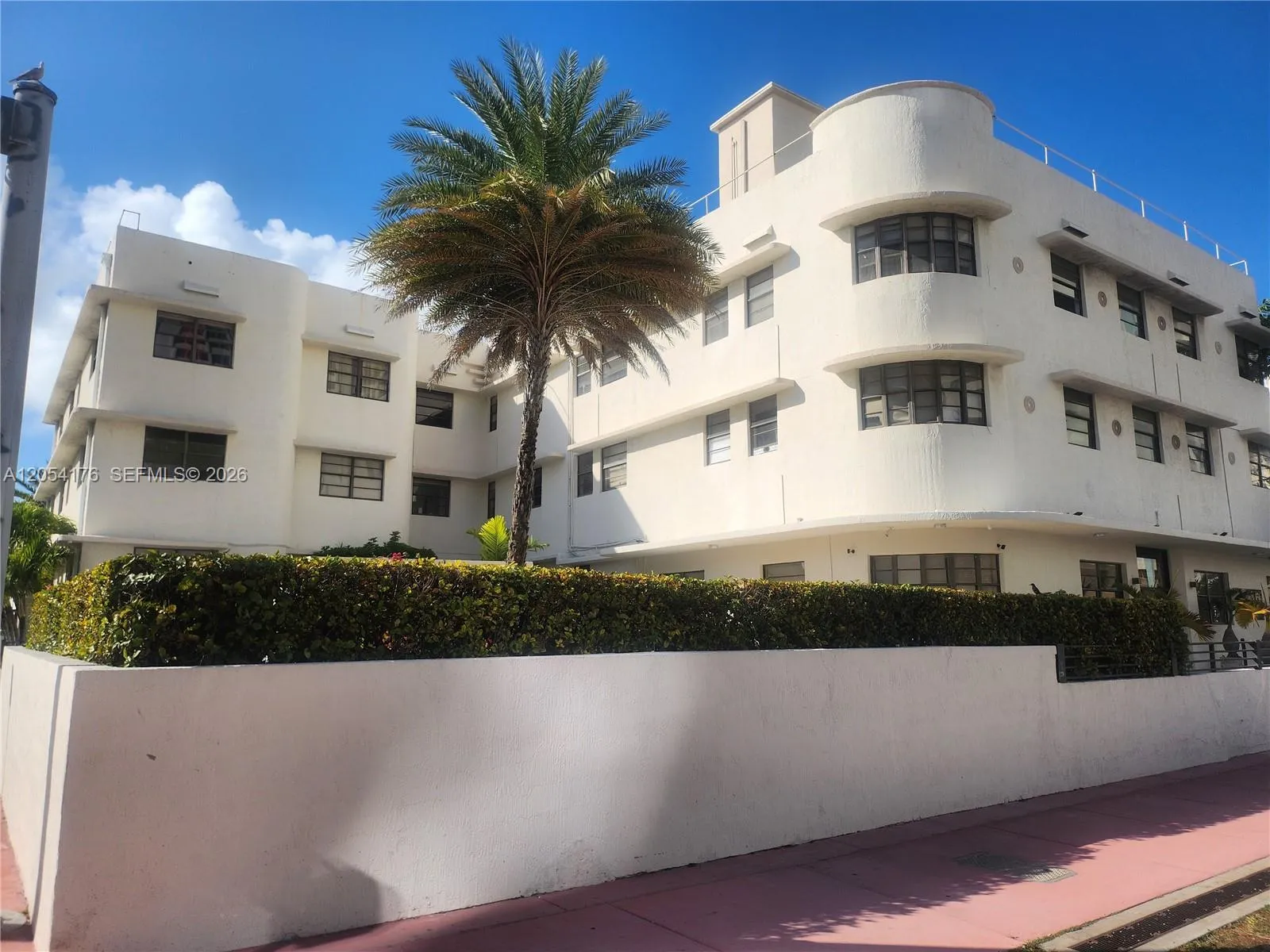 En Renta 2700 Collins Avenue 202, Miami Beach, FL 33140, Miami Beach, FL 33140