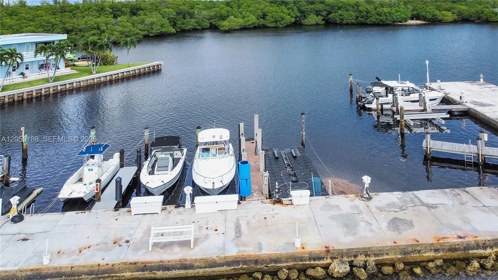 Foto de propiedad en 2700 NE 135th Street 12, North Miami, FL 33181 North Miami con MLS# 