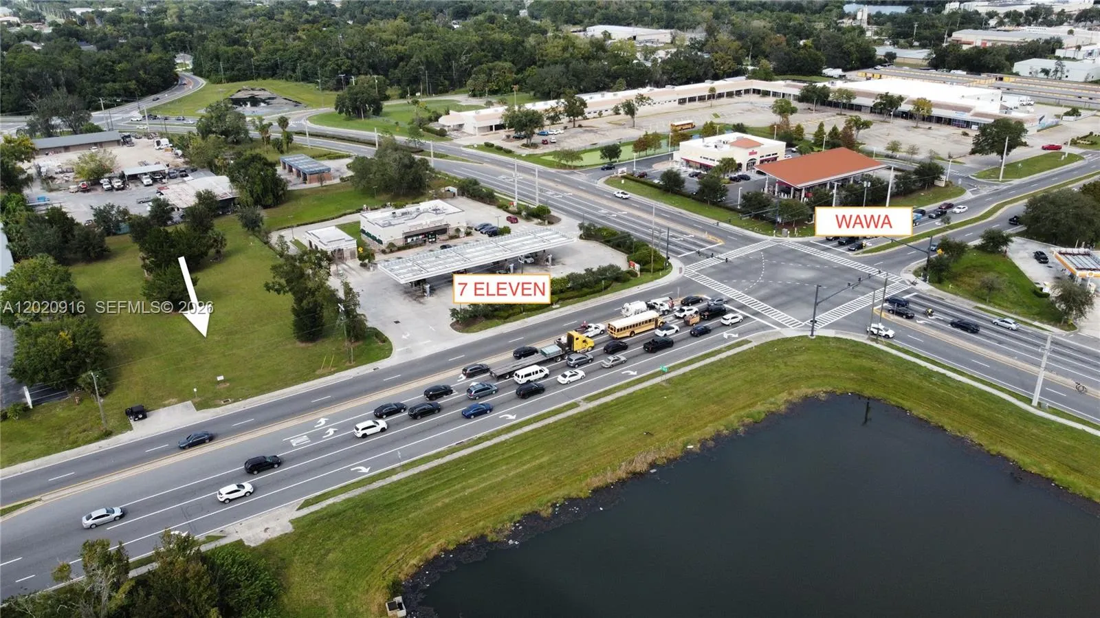 Foto de propiedad en 2700 W 25th Street B, Sanford, FL 32771 Sanford con MLS# 