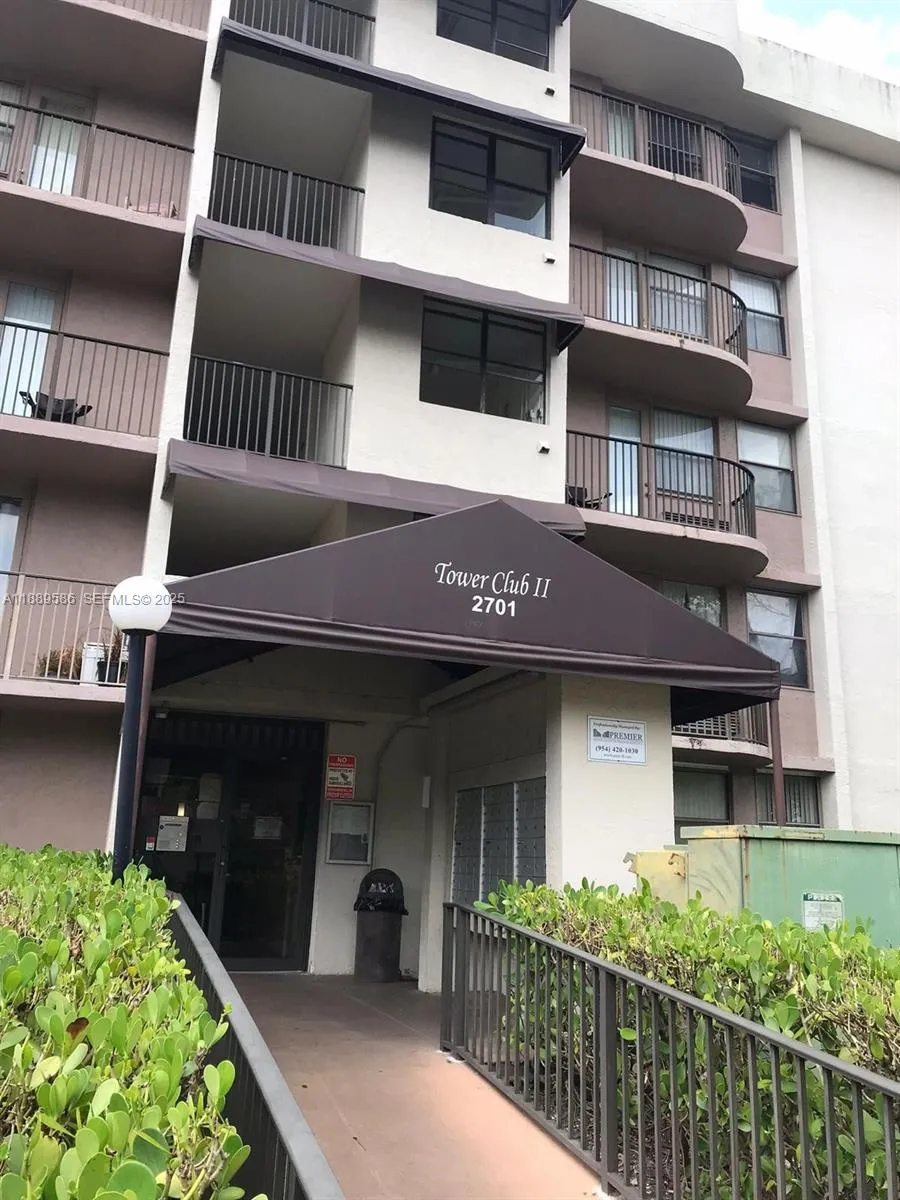 Foto de propiedad en 2701 Riverside Drive 515-B, Coral Springs, FL 33065 Coral Springs con MLS# 