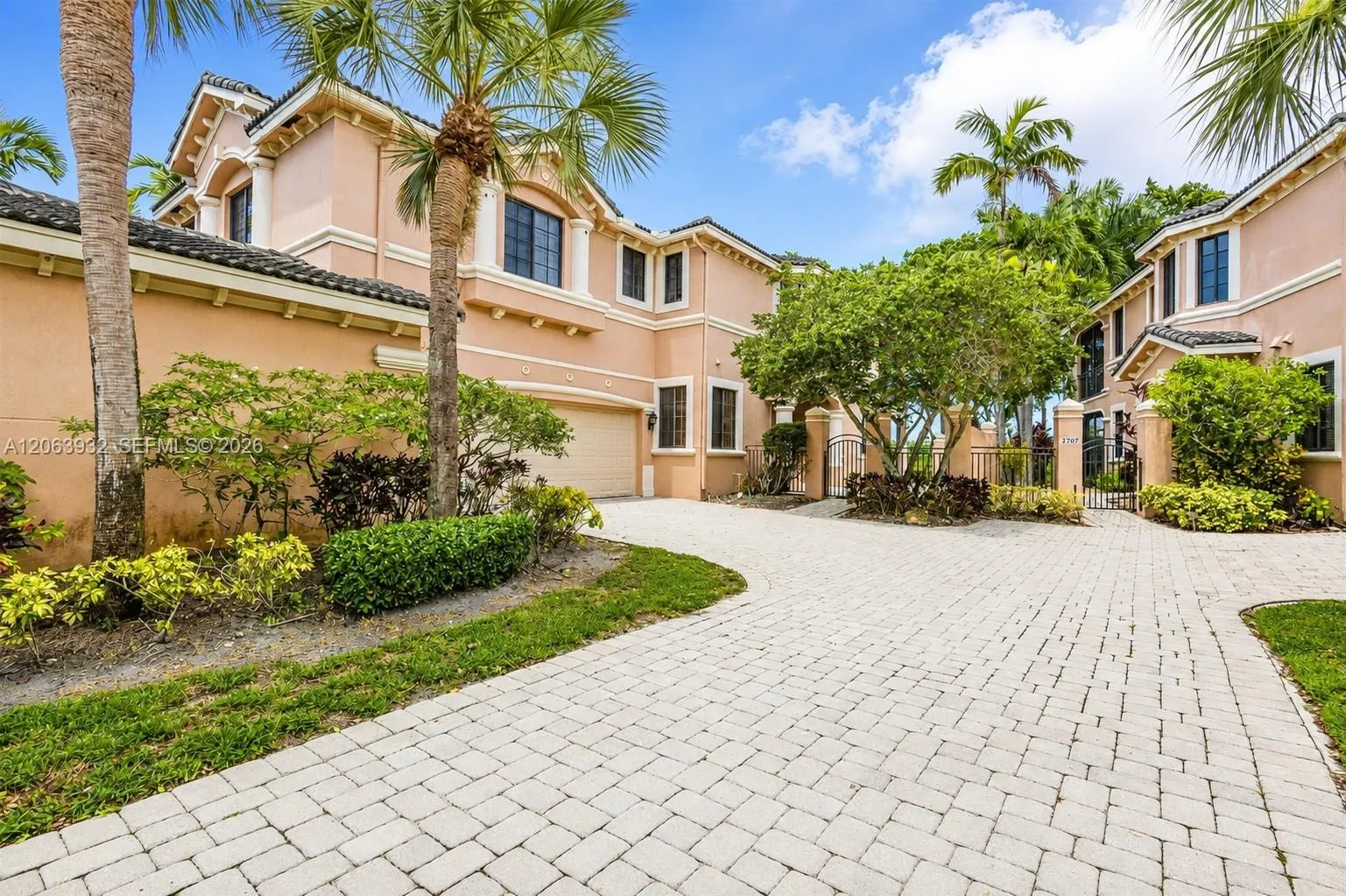 Foto de propiedad en 2703 Center Ct Drive 1-14, Weston, FL 33332 Weston con MLS# 