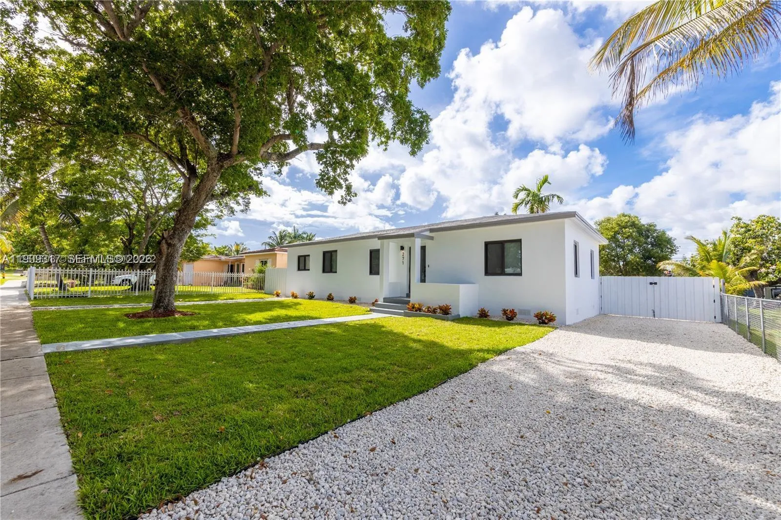 Vendido 271 NW 143rd Street, Miami, FL 33168, Miami, FL 33168