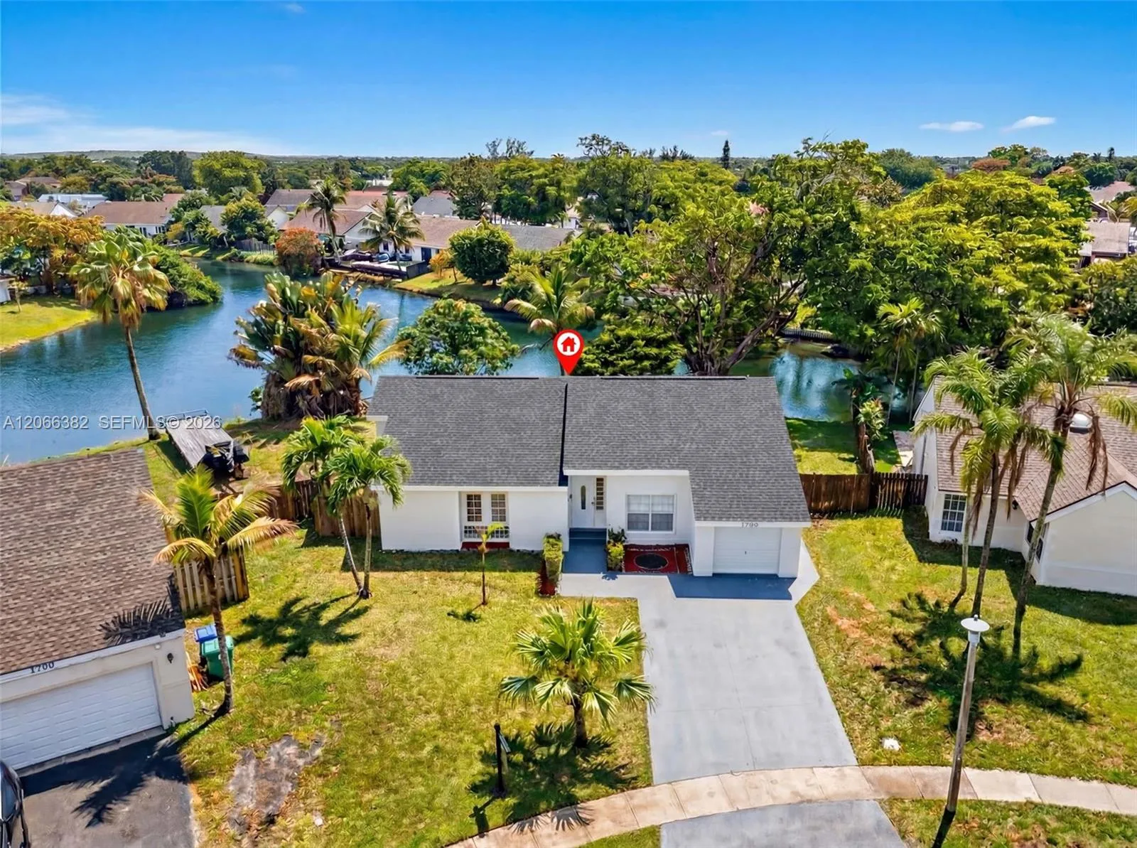 Foto de propiedad en 2710 Azalea Avenue, Miramar, FL 33025 Miramar con MLS# 