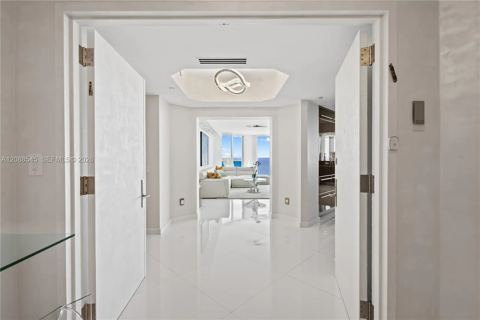 En Venta 2711 S Ocean Drive 1902, Hollywood, FL 33019, Hollywood, FL 33019