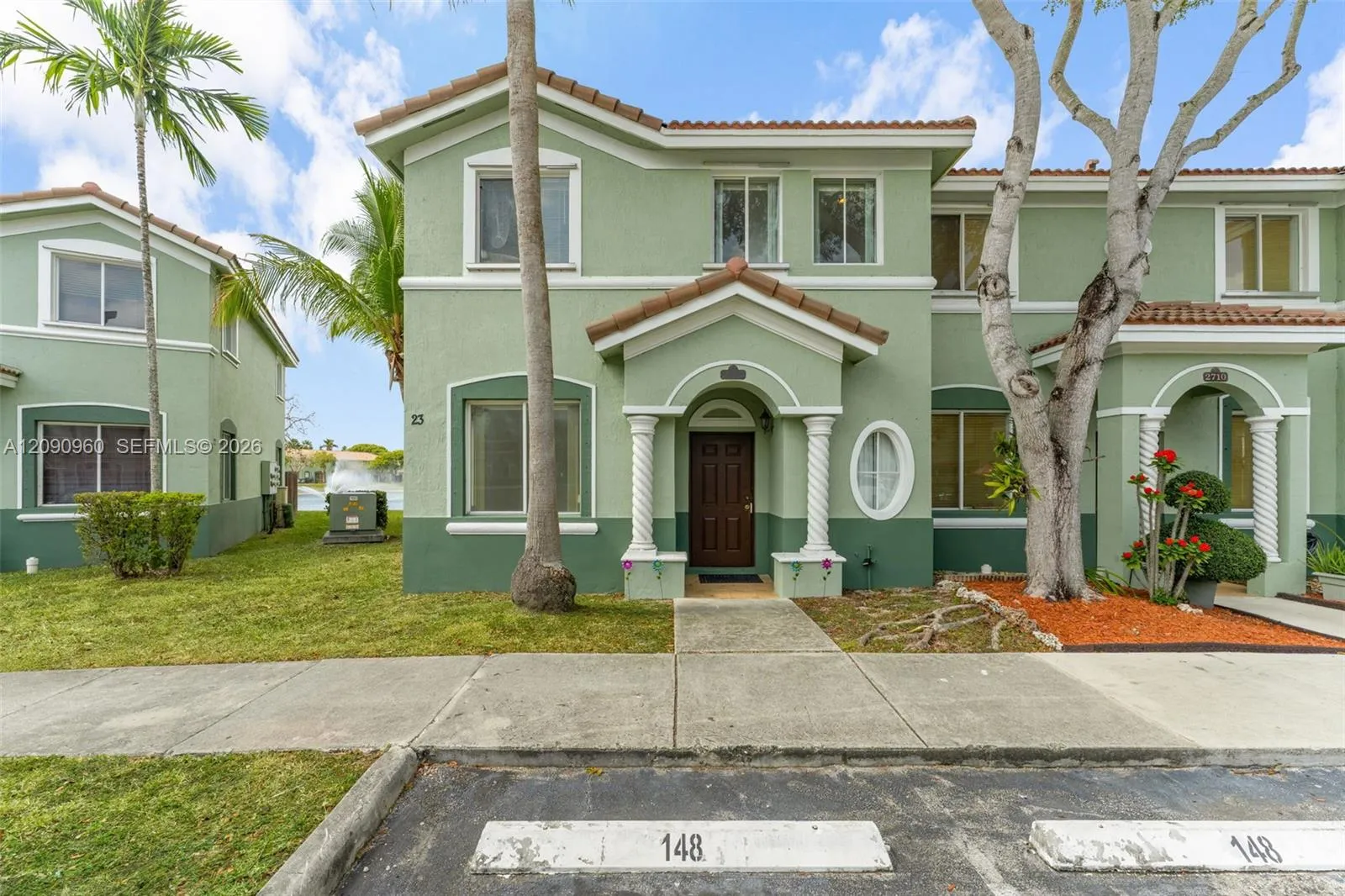 Foto de propiedad en 2712 SE 15th Place, Homestead, FL 33035 Homestead con MLS# 