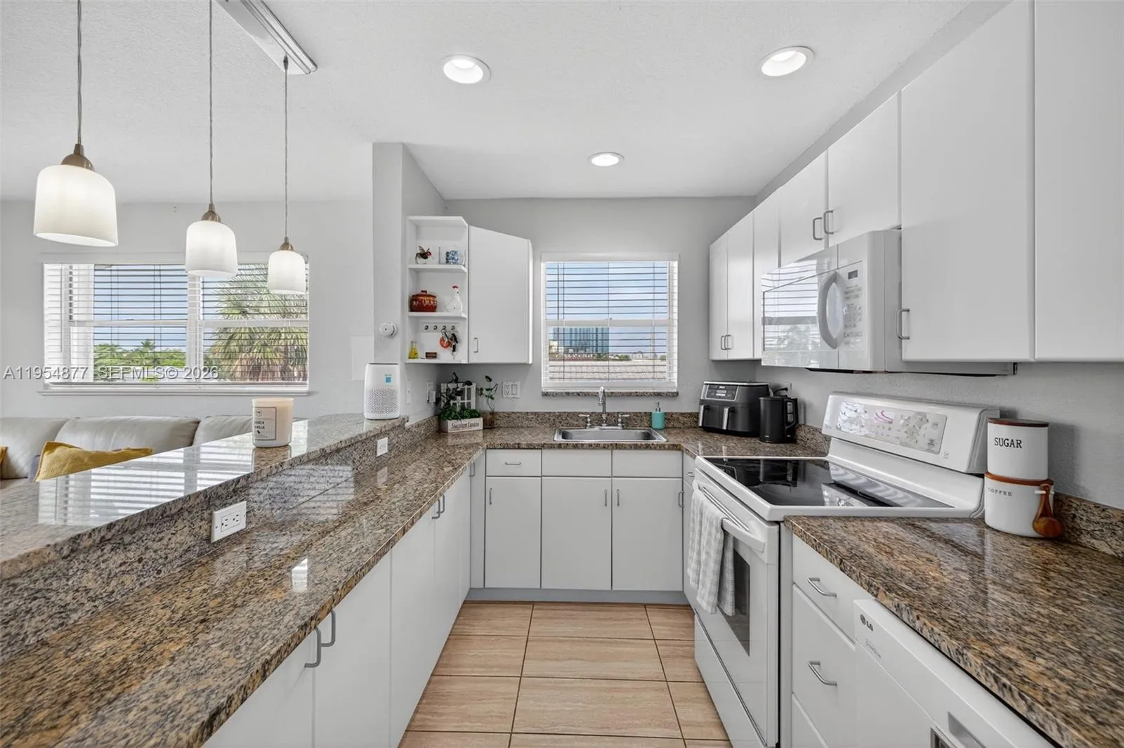 Vendido 2715 NE 49th Street 309, Fort Lauderdale, FL 33308, Fort Lauderdale, FL 33308