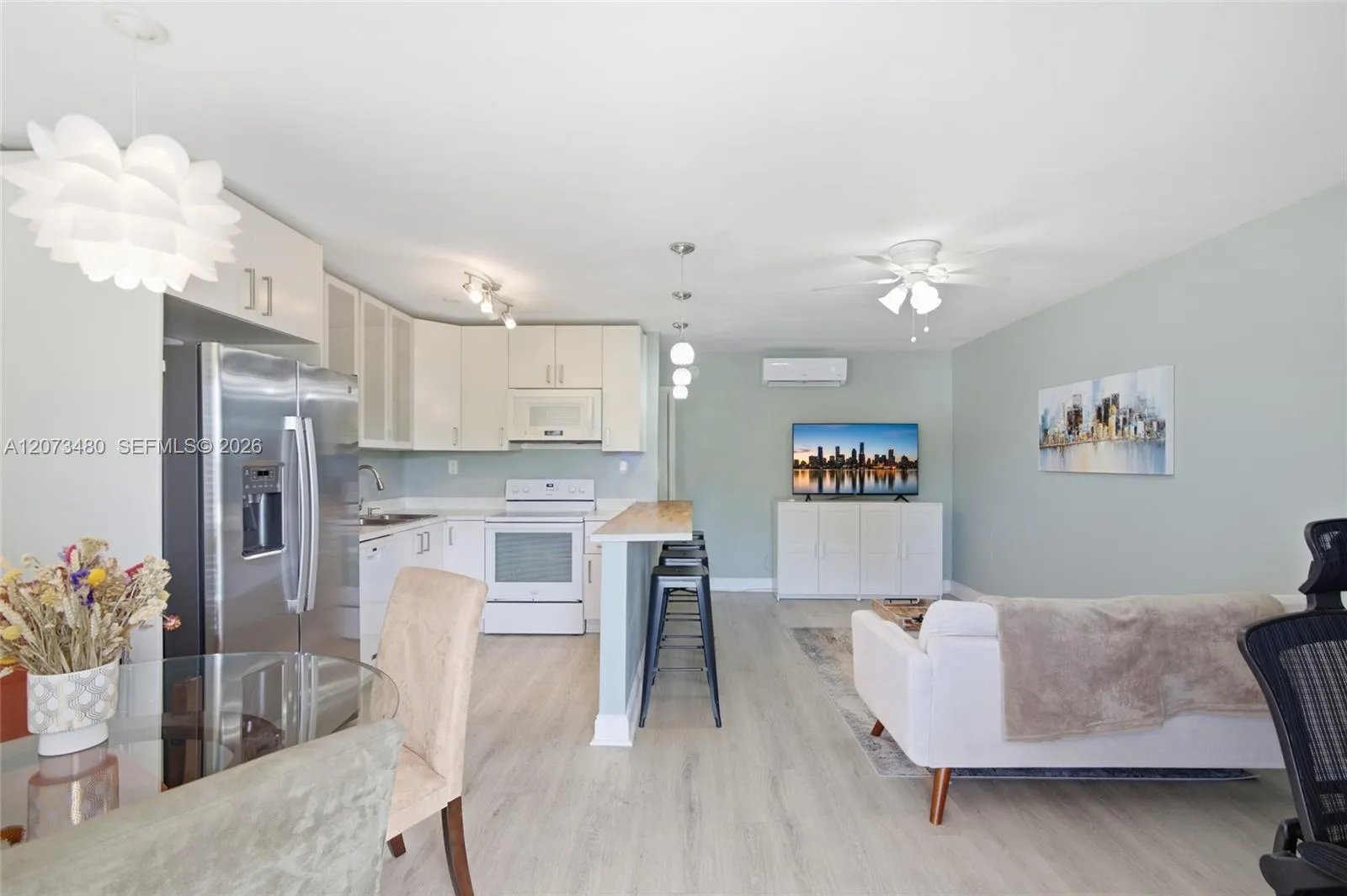 Foto de propiedad en 2716 NE 30th Place 207C, Fort Lauderdale, FL 33306 Fort Lauderdale con MLS# 