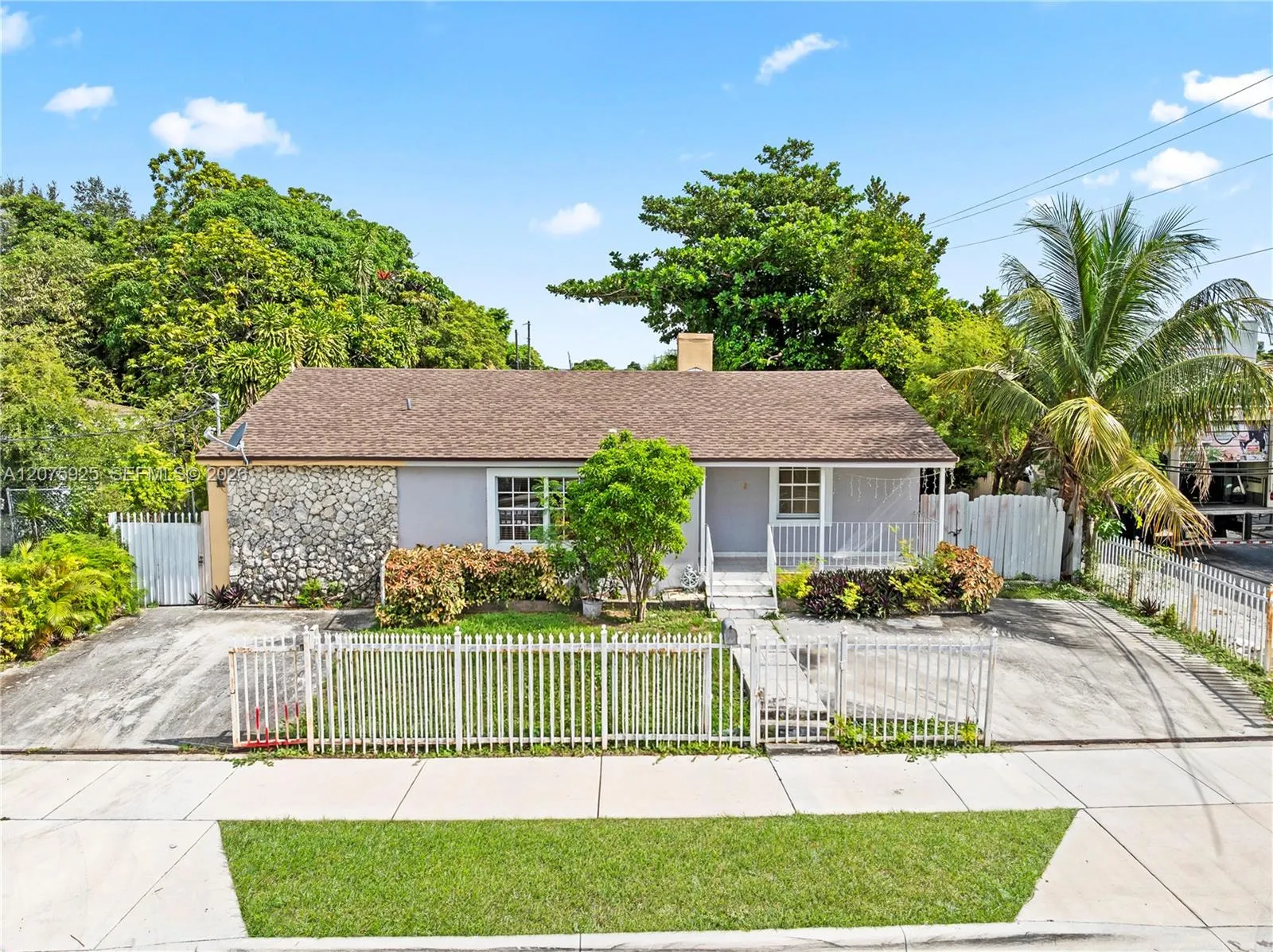 En Venta 2723 NW 3rd Street, Miami, FL 33125, Miami, FL 33125