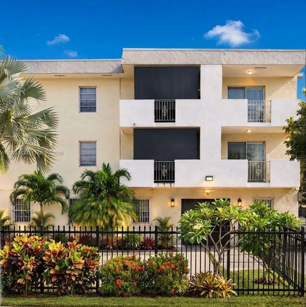 En Renta 2725 W Okeechobee Road 3, Hialeah, FL 33010, Hialeah, FL 33010