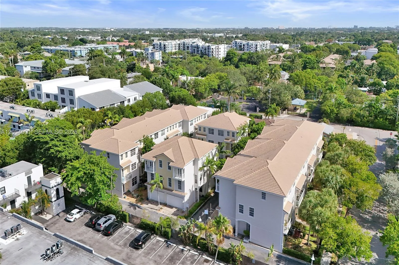 Foto de propiedad en 2726 Old Florida Trail, Wilton Manors, FL 33334 Wilton Manors con MLS# 