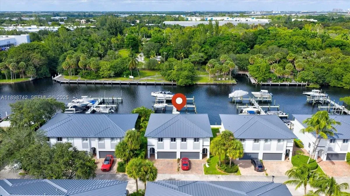 En Venta 2726 Treasure Cove Circle, Dania Beach, FL 33312, Dania Beach, FL 33312