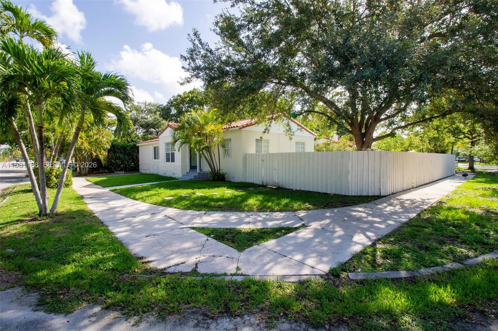 En Venta 2727 Calusa Street, Miami, FL 33133, Miami, FL 33133