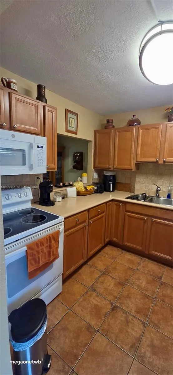 Foto de propiedad en 2728 N Garden Drive N 112, Lake Worth, FL 33461 Lake Worth con MLS# 