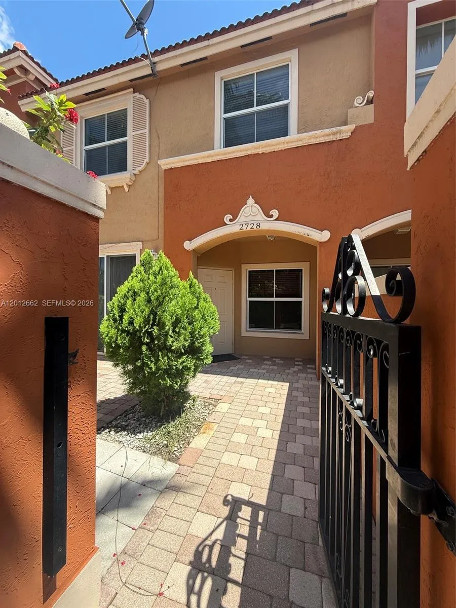 Foto de propiedad en 2728 SW 120th Terrace 903-9, Miramar, FL 33025 Miramar con MLS# 