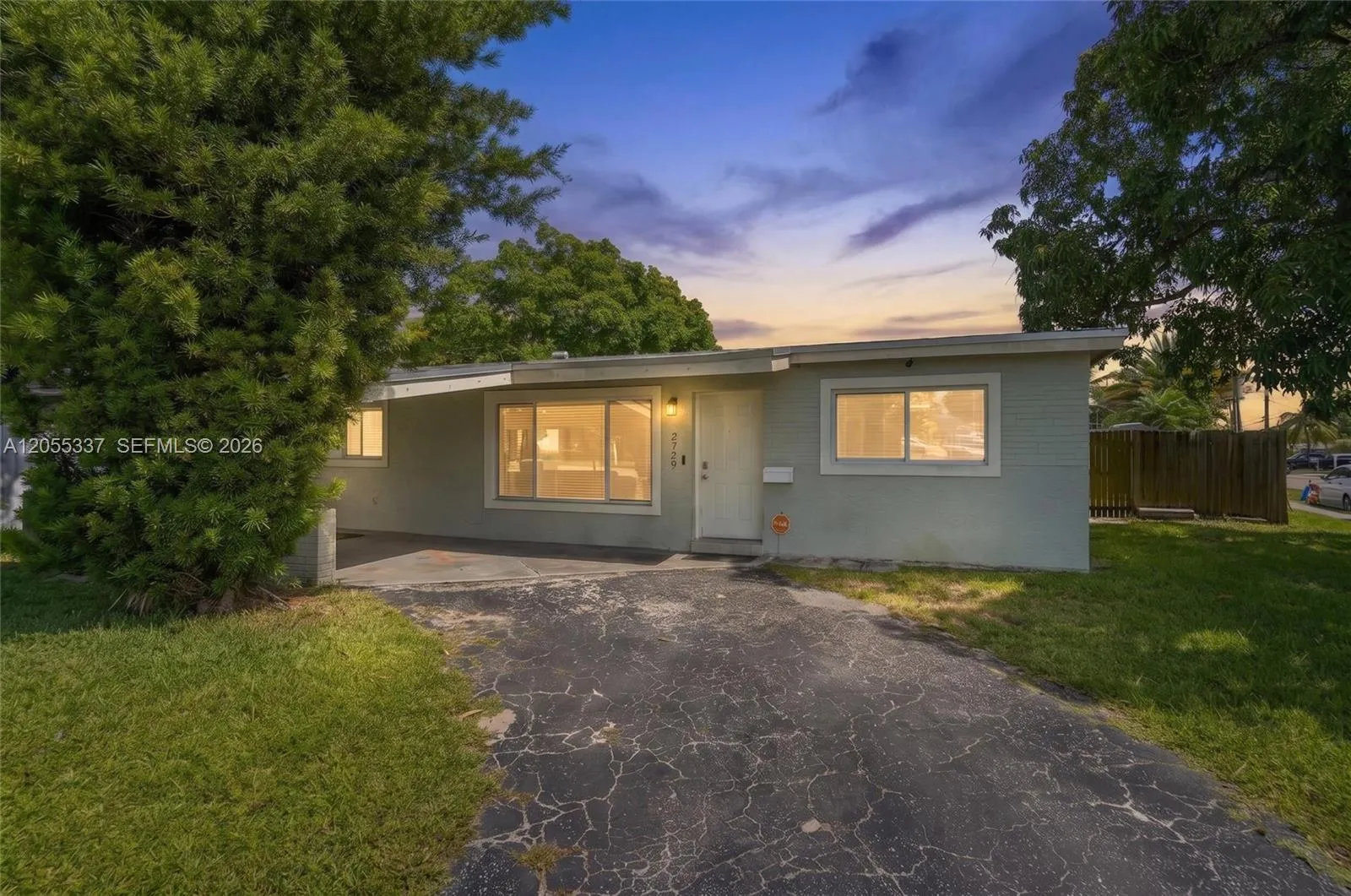 Foto de propiedad en 2729 Sunshine Boulevard, Miramar, FL 33023 Miramar con MLS# 