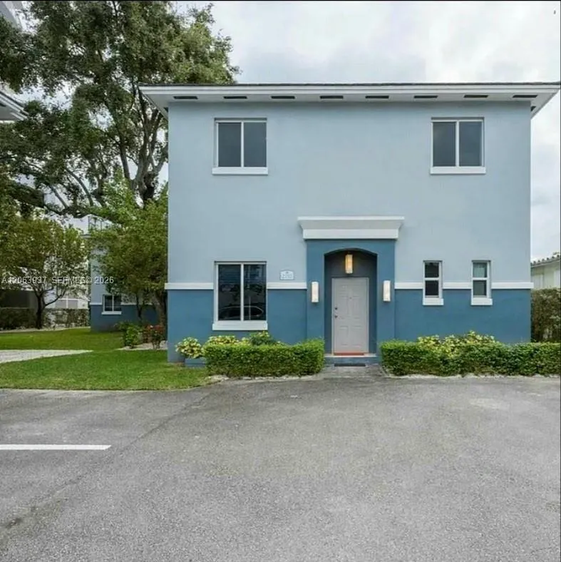 Foto de propiedad en 2732 SW 26th Street 2732, Miami, FL 33133 Miami con MLS# 