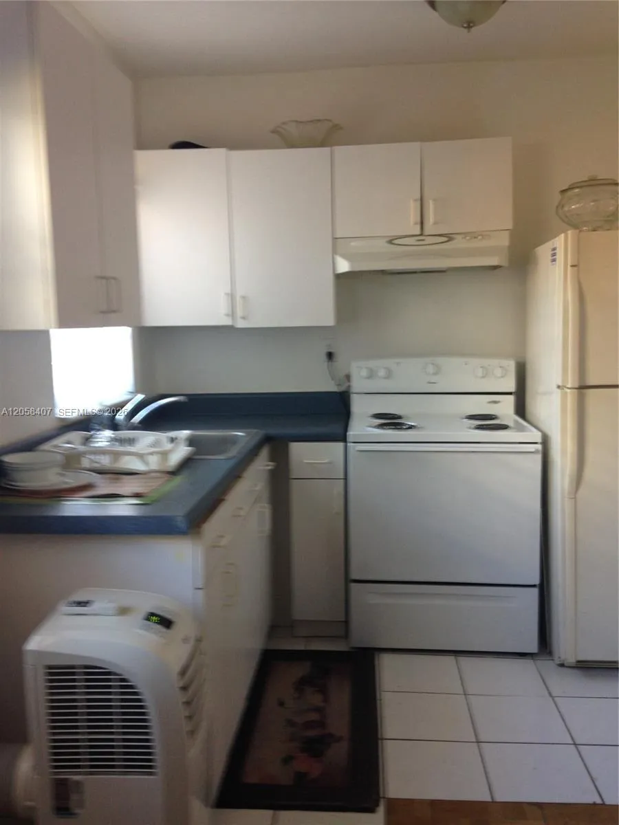 Foto de propiedad en 2734 SW 24th Terrace 2, Miami, FL 33145 Miami con MLS# 