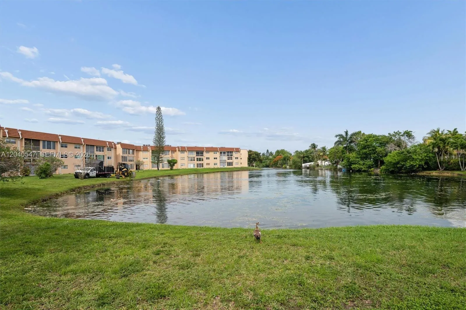 Foto de propiedad en 2741 N Pine Island Road 111, Sunrise, FL 33322 Sunrise con MLS# 