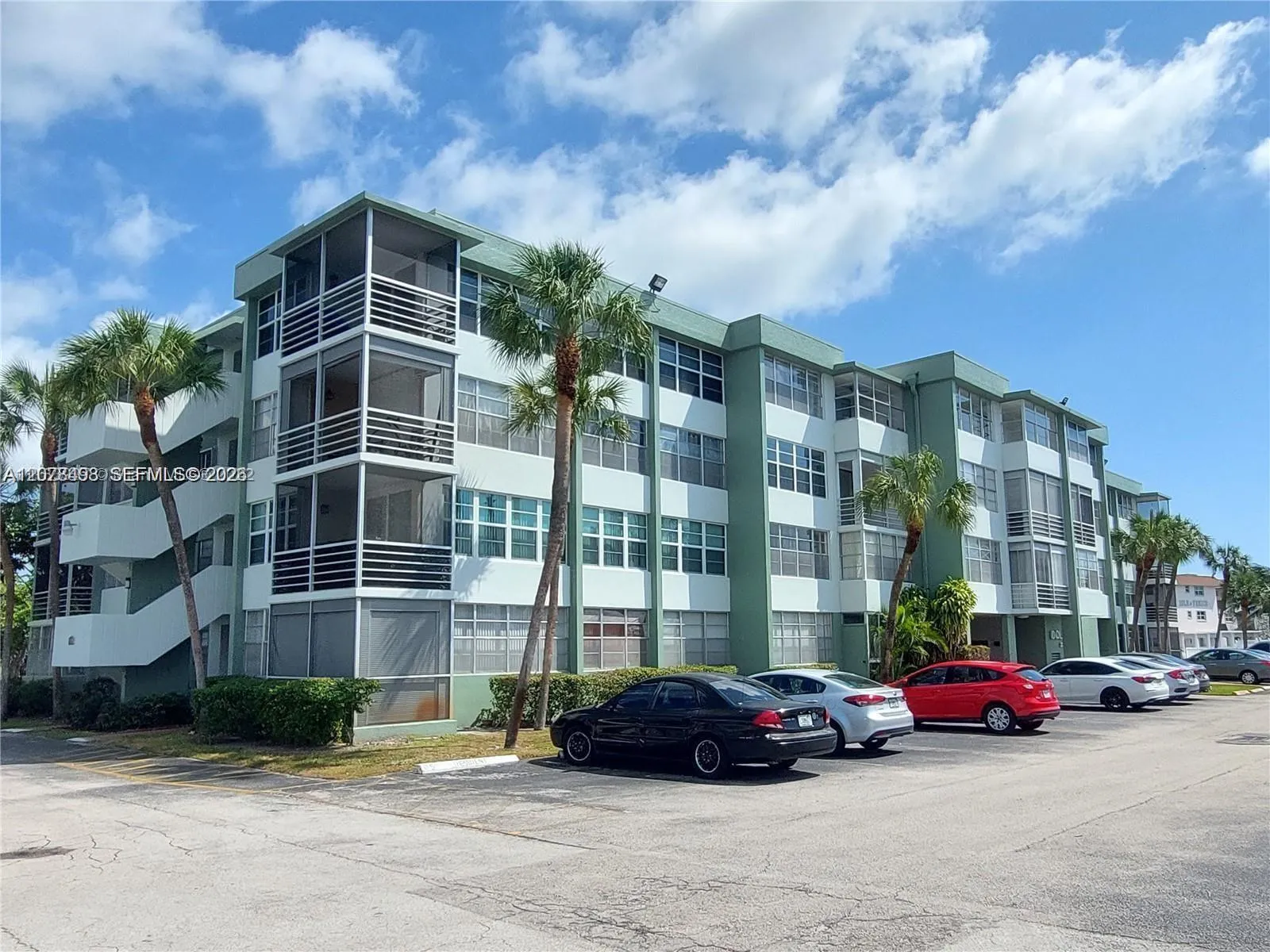 Foto de propiedad en 2741 Taft Street 212, Hollywood, FL 33020 Hollywood con MLS# 