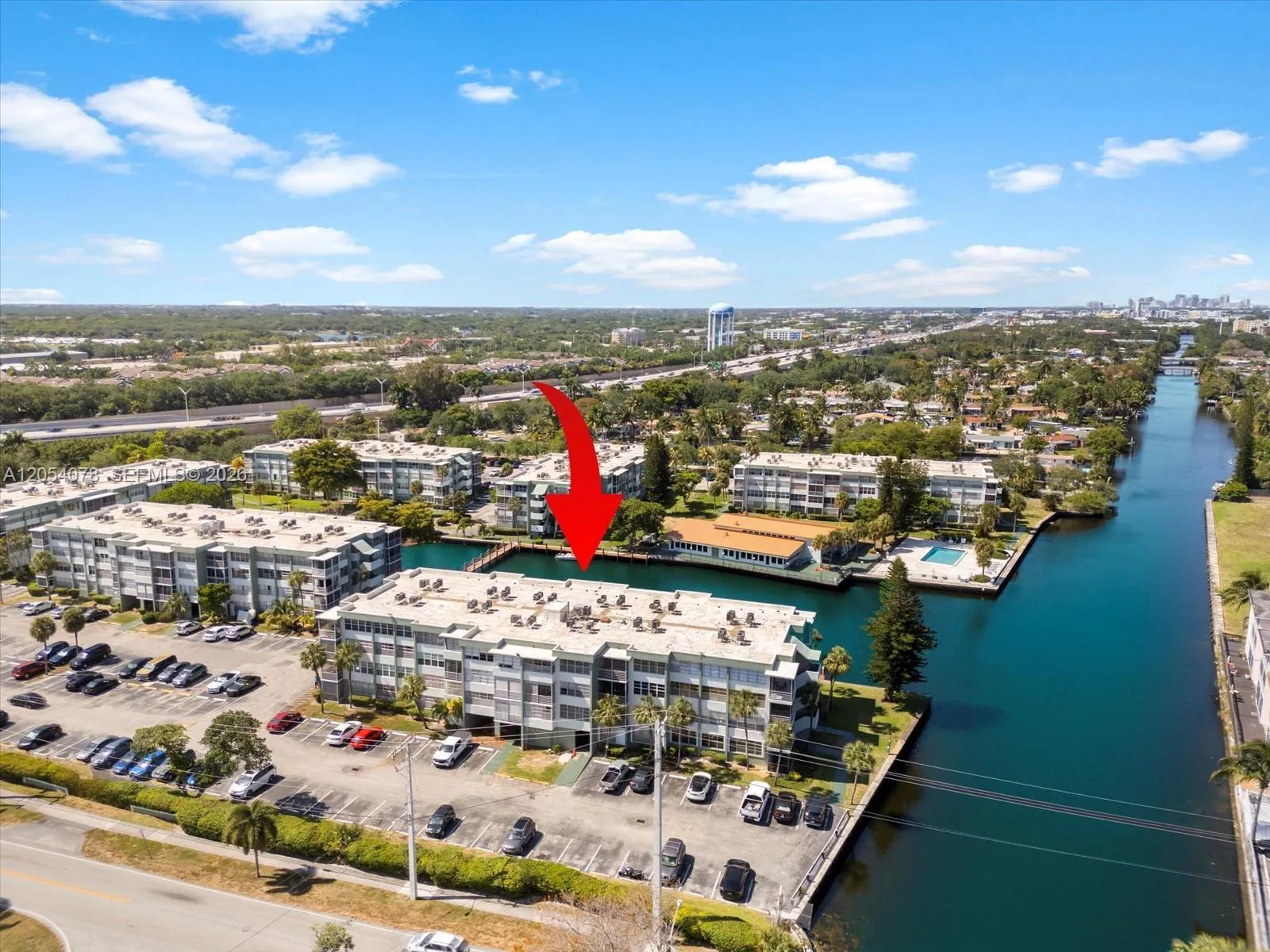Foto de propiedad en 2741 Taft Street 401, Hollywood, FL 33020 Hollywood con MLS# 