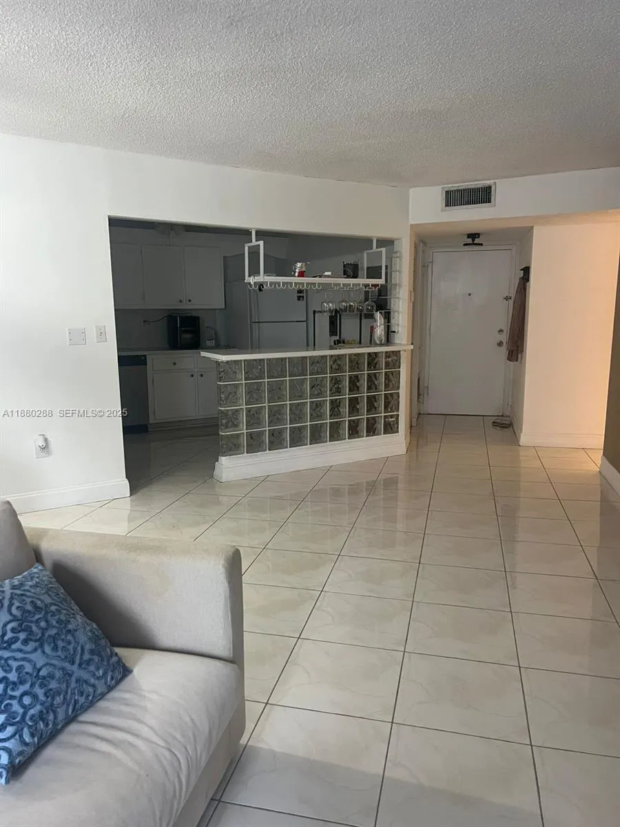 Foto de propiedad en 2750 NE 183rd Street 1612, Aventura, FL 33160 Aventura con MLS# 