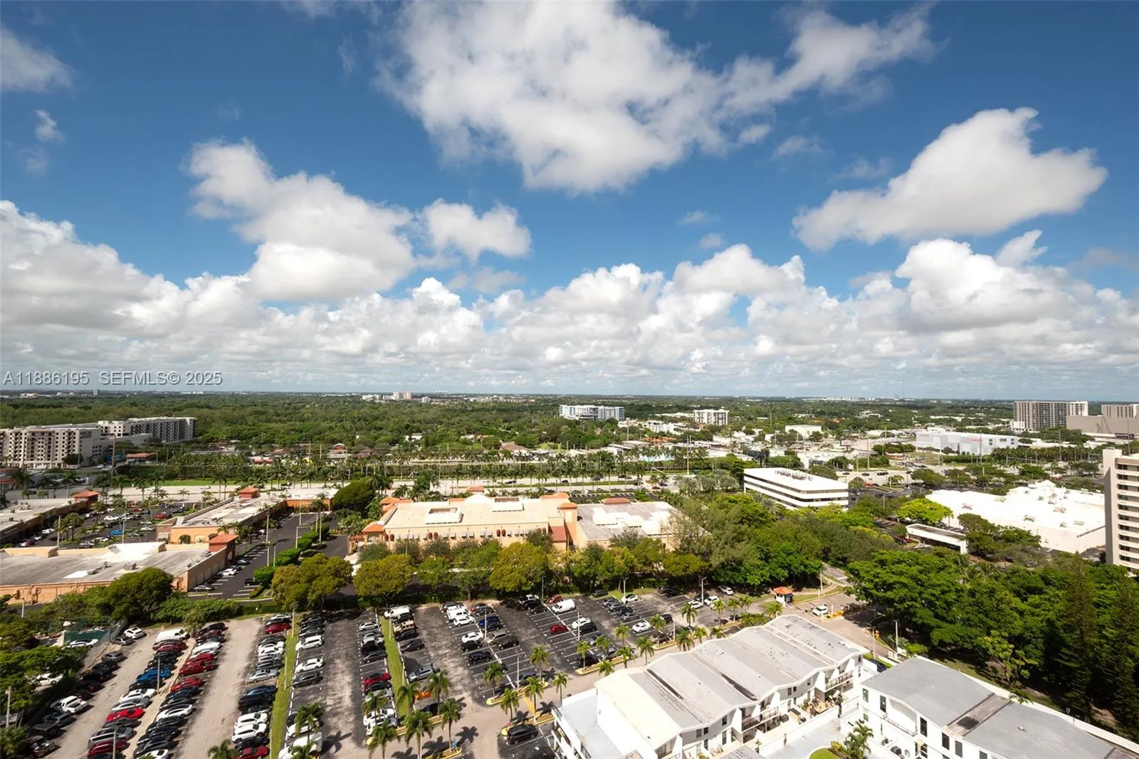 Foto de propiedad en 2750 NE 183rd Street 2204, Aventura, FL 33160 Aventura con MLS# 