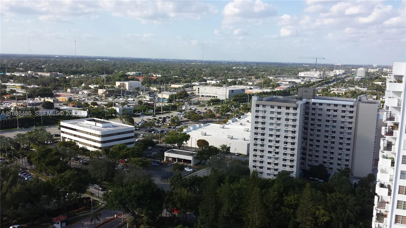 Foto de propiedad en 2750 NE 183rd Street 2305, Aventura, FL 33160 Aventura con MLS# 