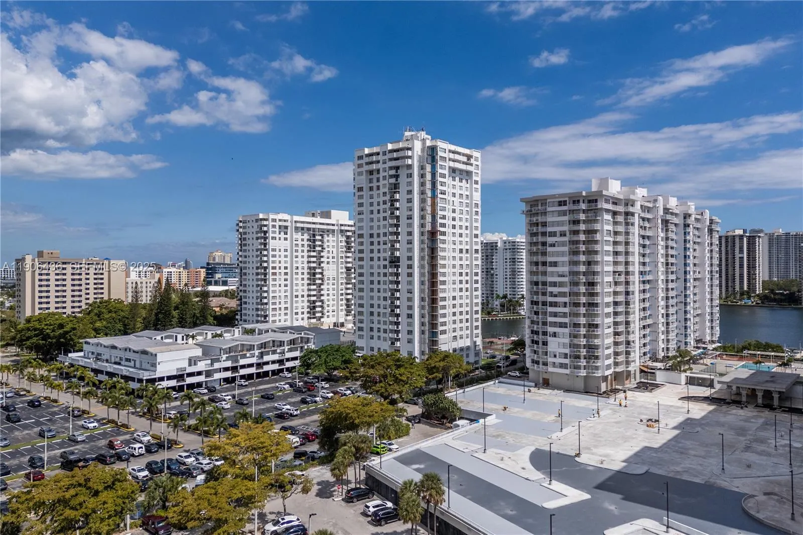 Foto de propiedad en 2750 NE 183rd Street 2601, Aventura, FL 33160 Aventura con MLS# 