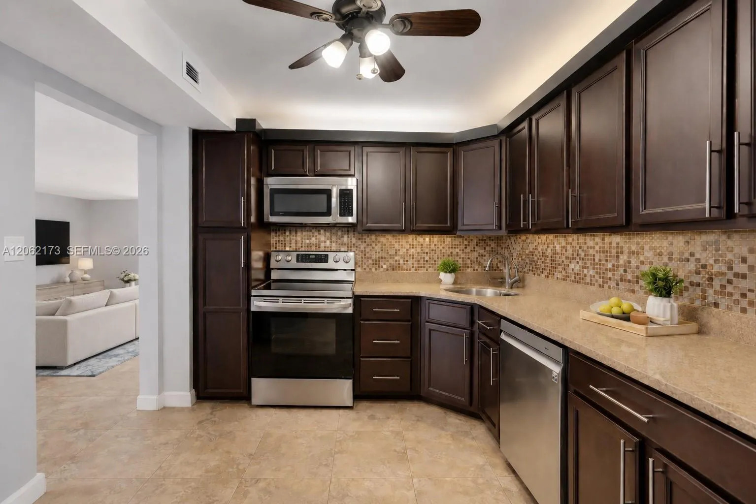 Foto de propiedad en 2750 NE 183rd Street 304, Aventura, FL 33160 Aventura con MLS# 