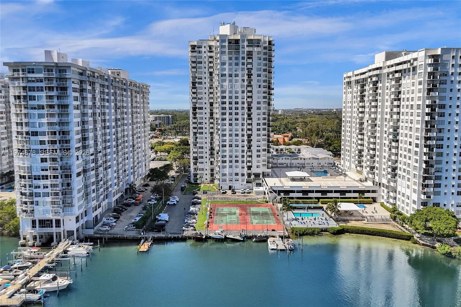 Foto de propiedad en 2750 NE 183rd Street 406, Aventura, FL 33160 Aventura con MLS# 
