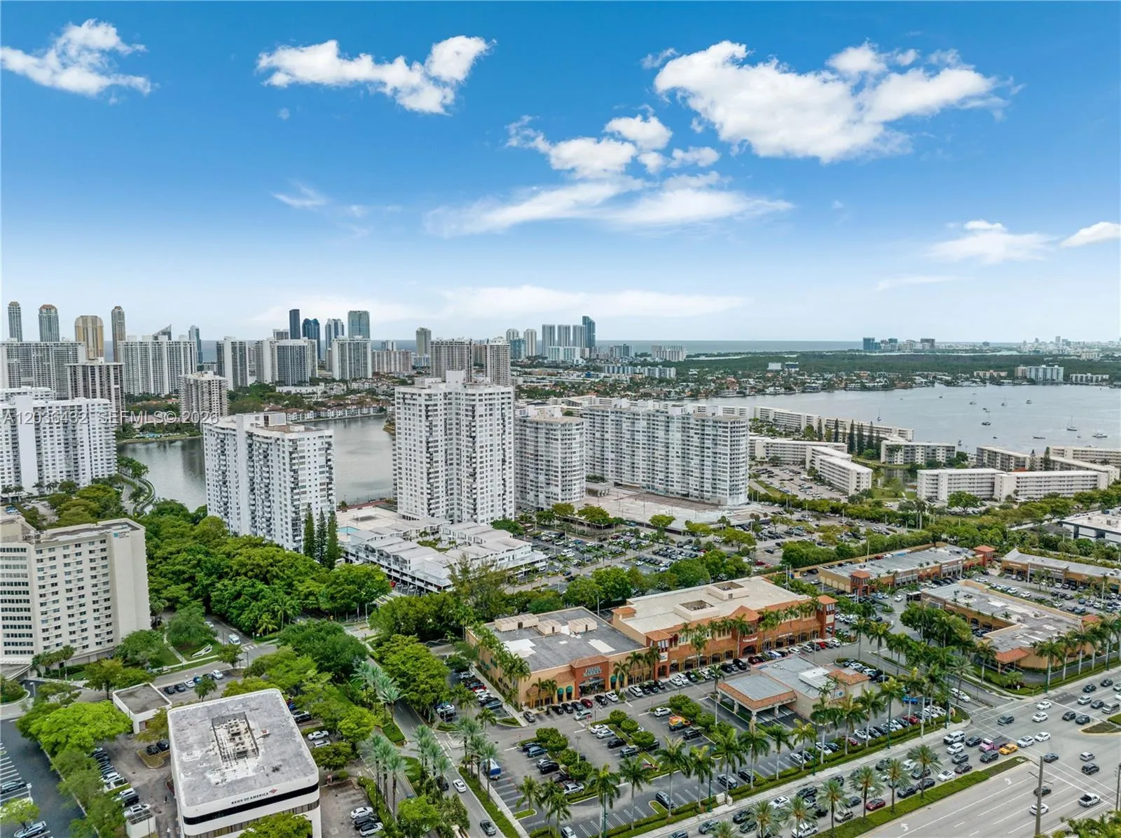 Foto de propiedad en 2750 NE 183rd Street 504, Aventura, FL 33160 Aventura con MLS# 